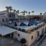 Cosmopolitan Hotel