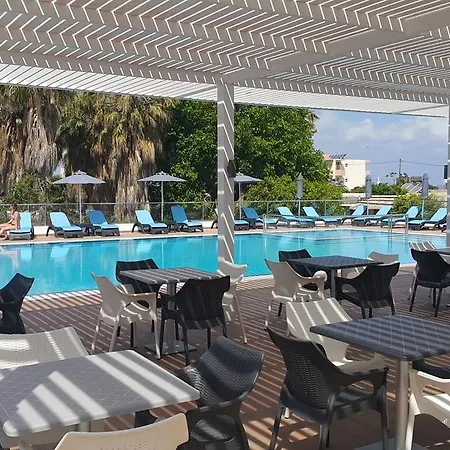 Cosmopolitan Hotel 4*