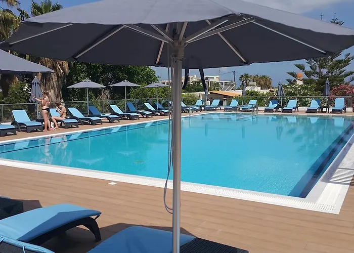 Cosmopolitan Otel 4*