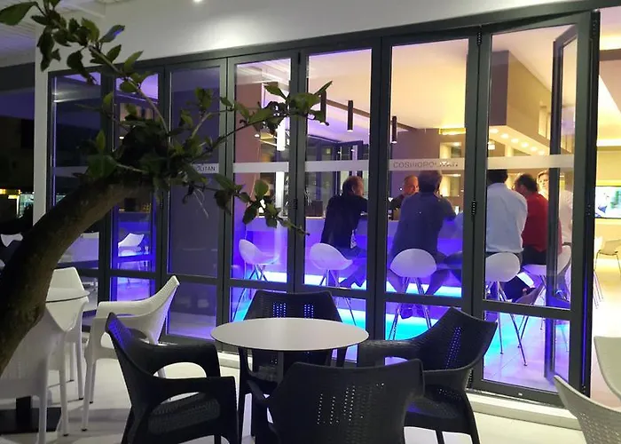 Otel Cosmopolitan İstanköy