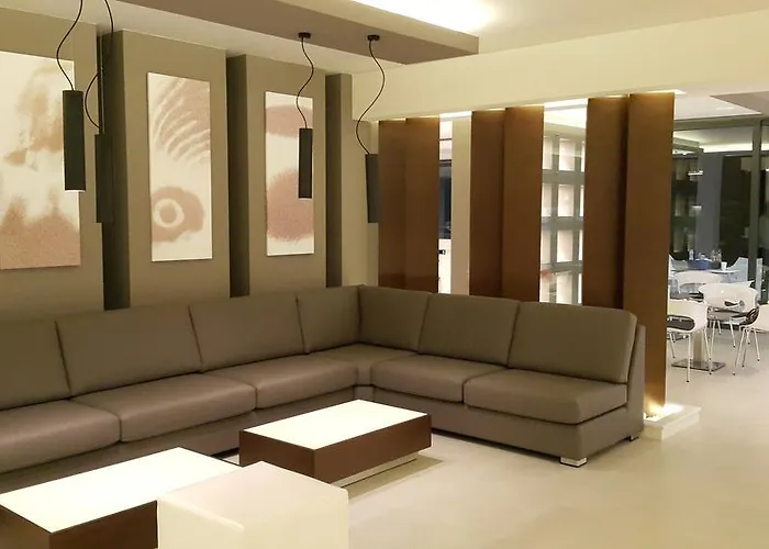 Otel Cosmopolitan 4*