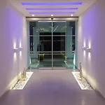 Cosmopolitan 4*