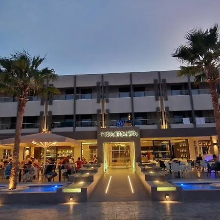 Cosmopolitan 4*