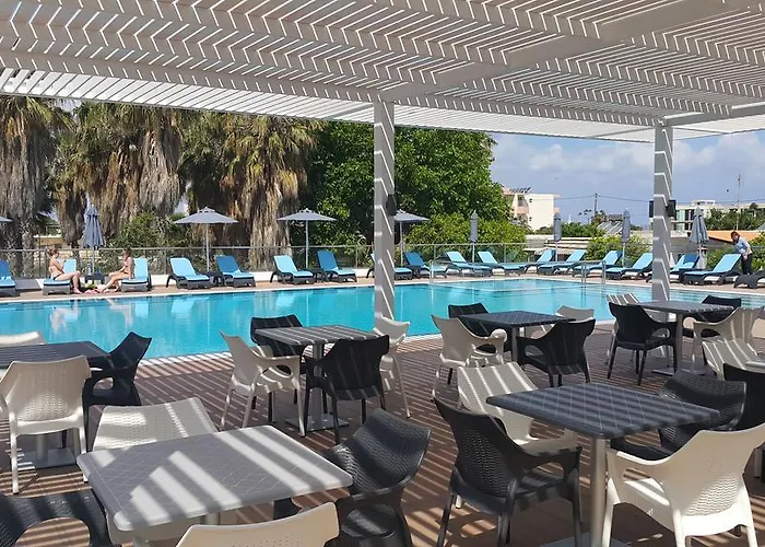 Cosmopolitan Hotel 4*