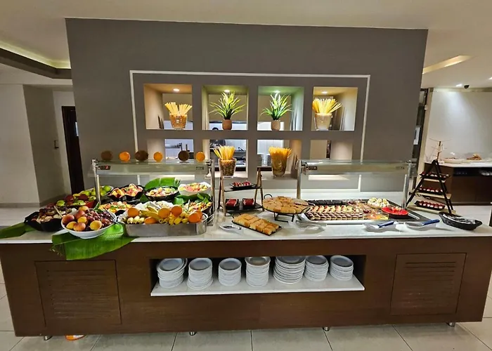 Otel Cosmopolitan 4*