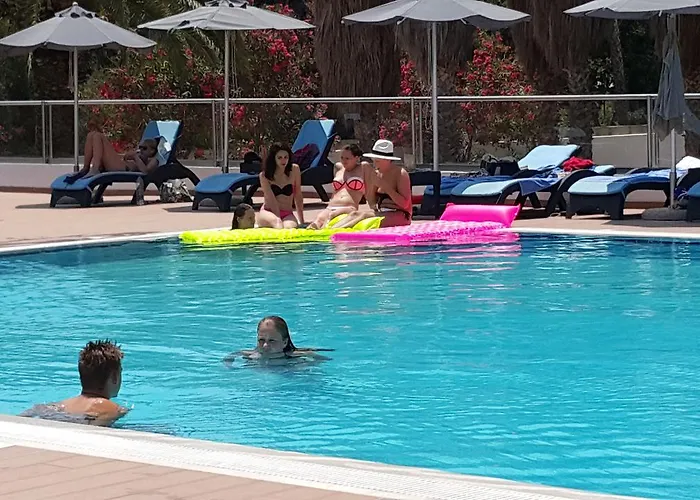 Cosmopolitan Miasto Kos